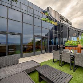Sky One Grand Terrace Penthouse, khách sạn ở Box Hill