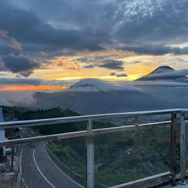 Homestay Atas Awan Syari'ah Dieng, hotel in Kejajar