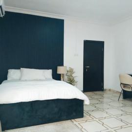 Heirloom Luxury Hotel and Apartments, hotel i Maiyegun