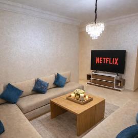 Modern 2BR Aprt - Central With Premium Amenities, hotel u gradu Tanger