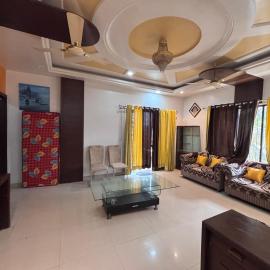 The Residency 2BHK By Urban Homestays, hotel in Solapur