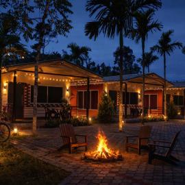 Rainy Cloud Homestay Private Cottages -Pool, Estate, Near to Falls & Safari