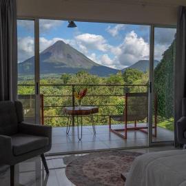 Hilltop Bungalow #1 W Spectacular Volcano View