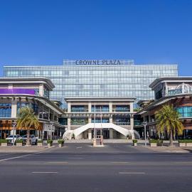 Crowne Plaza Phnom Penh by IHG 金边皇冠假日酒店 Former VM Hotel, hotel in Phnom Penh