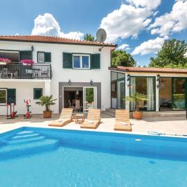 Villa Lara with sauna in Imotski، فندق في Kamenmost