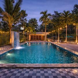Rainy Cloud Homestay - Pool, Estate, Home Food, Near to Falls & Safari, hotel di Chikmagalūr