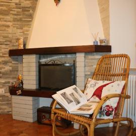 Appartamento Da Nonna Gina – hotel w mieście Commezzadura