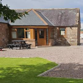 Country cottage with garden, views & games room