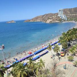 ESPECTACULAR APARTAMENTO FRENTE AL MAR RODADERO Piso 12 VISTA UNICA AL MAR SANTA MARTA