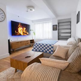 NYC Studio with Private Bathroom & Kitchenette