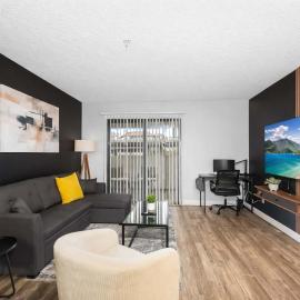 Modern Tempe 2BR Escape Sleeps 7 Pools Gym & Fire Pit