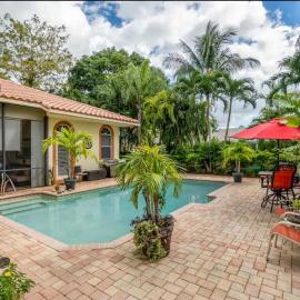 Guest suite- Pool view- Maria of Spain
