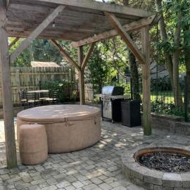 "Madison Manor I" by the River, Hot Tub, Downtown, hotel in Madison