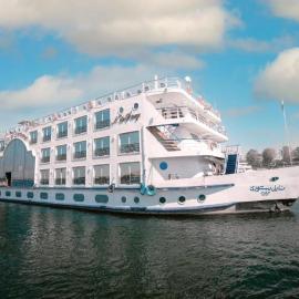 فندق نايل ستوري سوهاج, hotel di Sūhāj