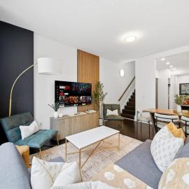 Lux Harbourfront Home Sleeps 10 with Free Parking, hotell Torontos