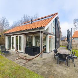 Coastal Family Escape with Enclosed Garden, viešbutis mieste Renesė