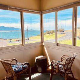 Bermagui Bay Beach House 2, Wonderful Beachside Location, Pet Friendly