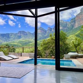 Marepe Mountain View - Private villa with pool and unrivalled views, hotel in Kampersrus AH