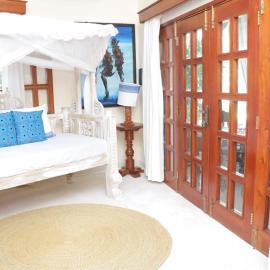 Baharini beach cottage, hotel di Malindi