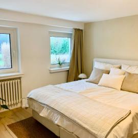 Komfortable Wohnung für bis zu 6 Personen in Rheinnähe,Messe,Phantasialand