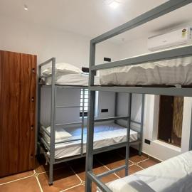Hostel Akeeka, hotel a Alleppey