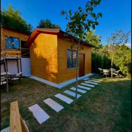 Berat Hill Cabins, hotel Beratban