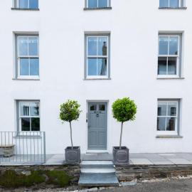 Georgian Apartment with Courtyard in Boscastle - Ideal for Couples and Families