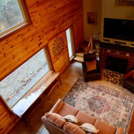 Hillside Hideaway Retreat - A Secluded Modern Cabin, hotel in Hot Springs