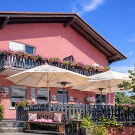 Pension zur Quelle, hotel i Deudesfeld