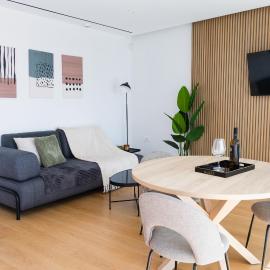 The L Smart Suite - Premium & Minimal, hotel v mestu Ierápetra
