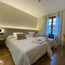 Hostal Restaurante Casa Santamaria, מלון בDoneztebe