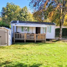 Mobilhome au bord du lac avec piscine, hotell sihtkohas Saint-Gérons