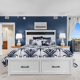Bright 4BR condo with huge balcony, pools, and direct beach access
