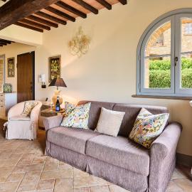 Il Corbezzolo - Authentic Tuscan Escape with Pool & Nature – hotel w mieście Chianni