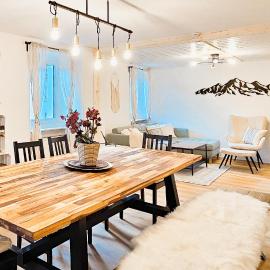 Entire farmhouse for groups with 4 bedrooms near Rhine Falls & Zurich Airport
