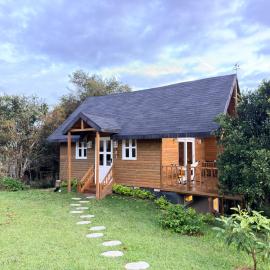 WOODEN HOUSE Hermoso alojamiento en Llanogrande Rionegro cerca a Medellín & Aeropuerto JMC, hotel in Rionegro