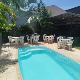 Casa com piscina, área gourmet, Ar condicionado