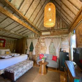 Wooden Cabin In Jimbaran - Lavender Suite, hotel v destinácii Jimbaran