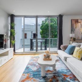 Comfortable Loft Living in Footscray