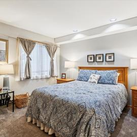 Cozy Hotel room in Killington with pool & Hot tub Access- Highridge B9A, hotel sa Killington