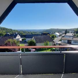 "Im Himmel" Ferienwohnung mit fantastischer Aussicht, hotel em Winden