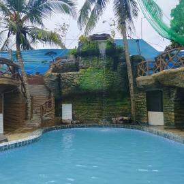 Coastal Haven Resort، فندق في سيكويجور