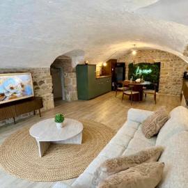 La Cave, hotel em Marcigny