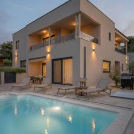 New amazing holiday house with pool