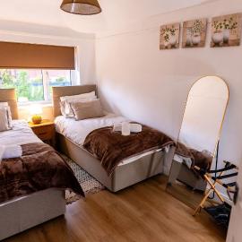 3Bedroom-Sleeps5-WiFi-SingleCarParking