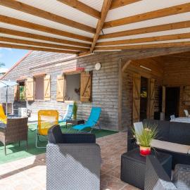 Villa Rêve Créole - Climatisée pour 8 – hotel w mieście Le Moule