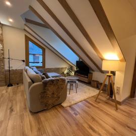 Atico de lujo en el Pirineo, hotel in El Pueyo de Jaca