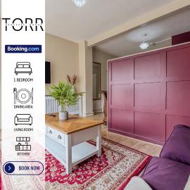 Spacious 1BDR Apartment By Torr Property Group Short Lets & Serviced Accommodation With Free WiFi Stratford Upon Avon, hotel in Stratford-upon-Avon