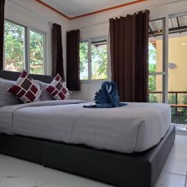 NO name bangalow، فندق في Ko Lanta Yai