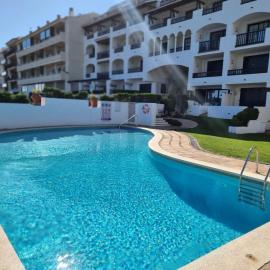 Apartamento con terraza vista al mar y piscina a 50m de la playa - HISP-236-152